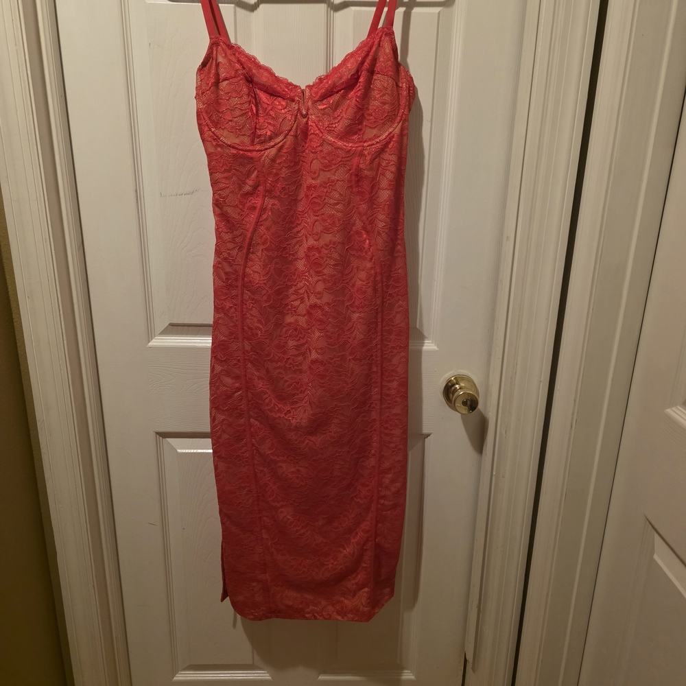 Elegant Pink Lace Midi Dress